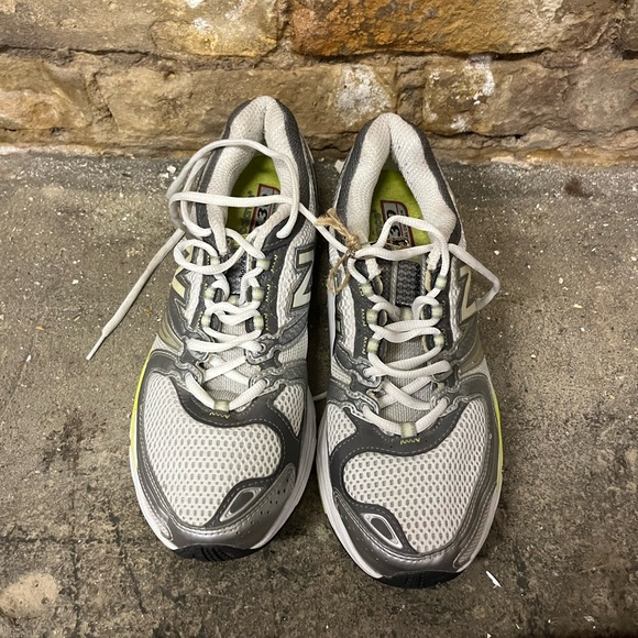 Women’s New Balance 730 Sneakers size 9.5 - Picture 3 of 7